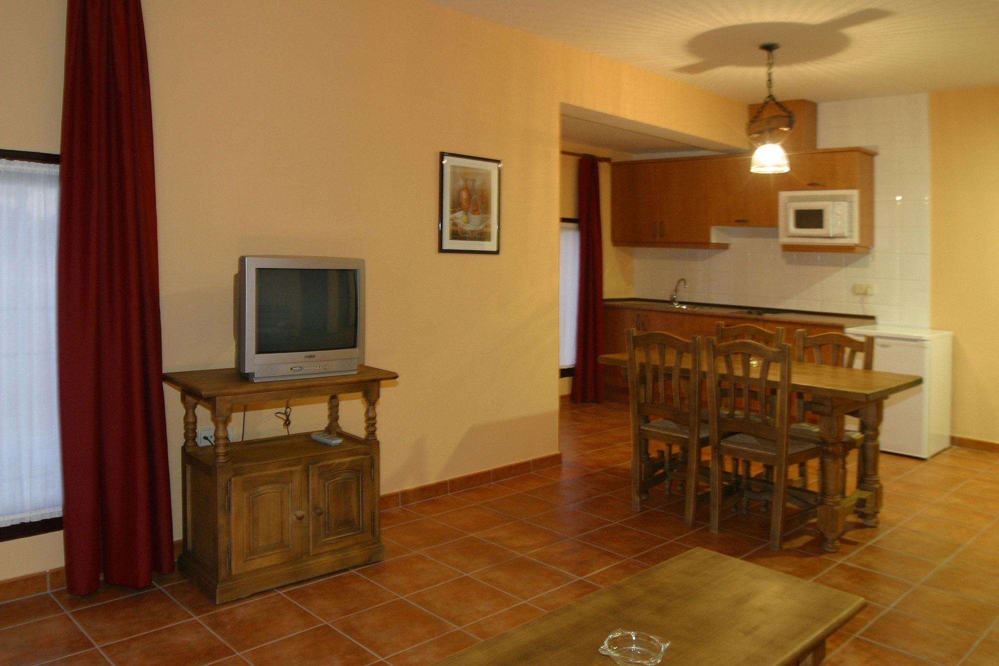Hotel Y Apartamentos La Casa Rural Chinchon Exterior photo